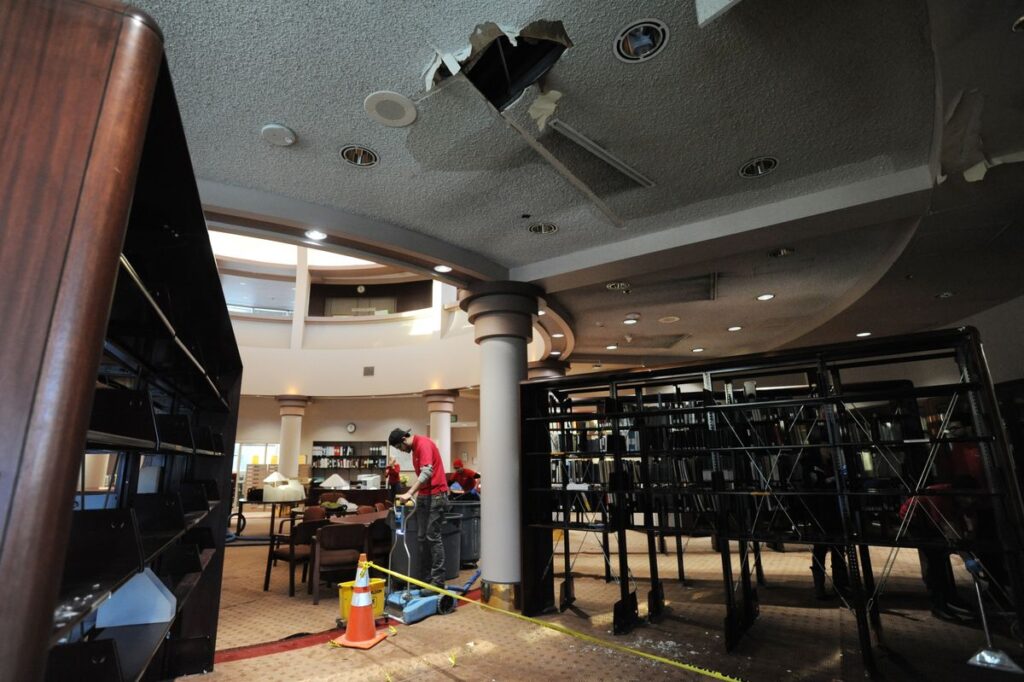 Commercial Water Damage Cleanup in Orlando, Florida (1070)