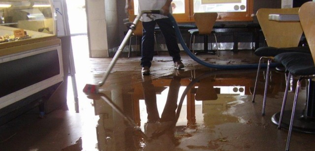 Water Removal in Boca Raton, Florida (3908)